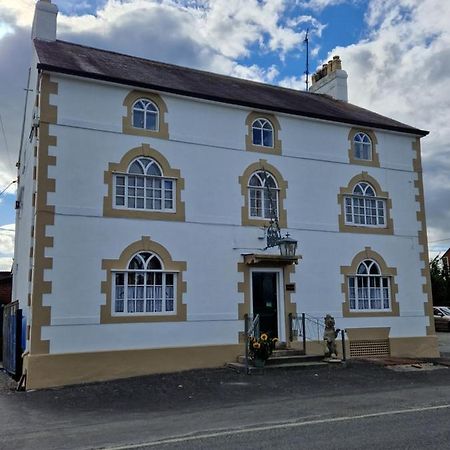 Ty Llew Hotel Llandysilio Eksteriør billede
