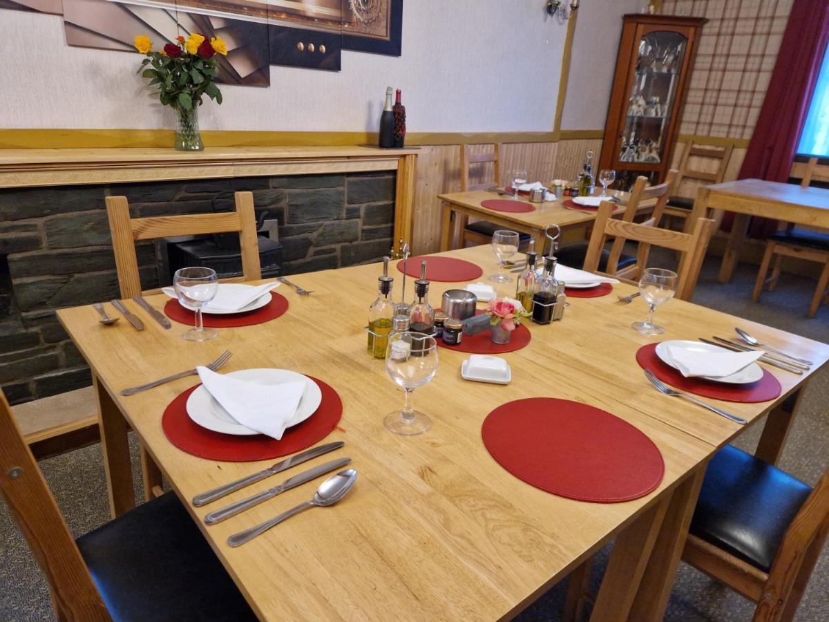Ty Llew Hotel Llandysilio Eksteriør billede
