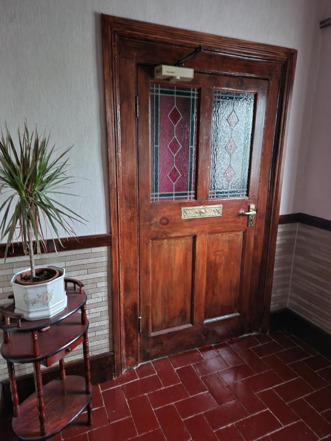 Ty Llew Hotel Llandysilio Eksteriør billede
