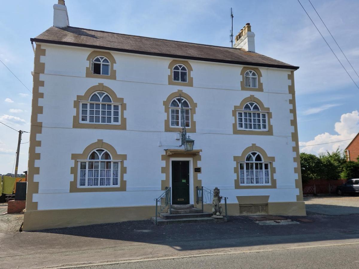Ty Llew Hotel Llandysilio Eksteriør billede