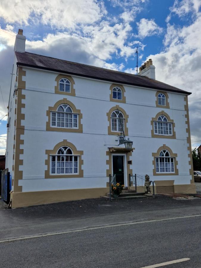 Ty Llew Hotel Llandysilio Eksteriør billede