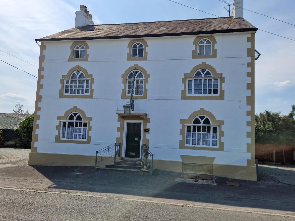 Ty Llew Hotel Llandysilio Eksteriør billede